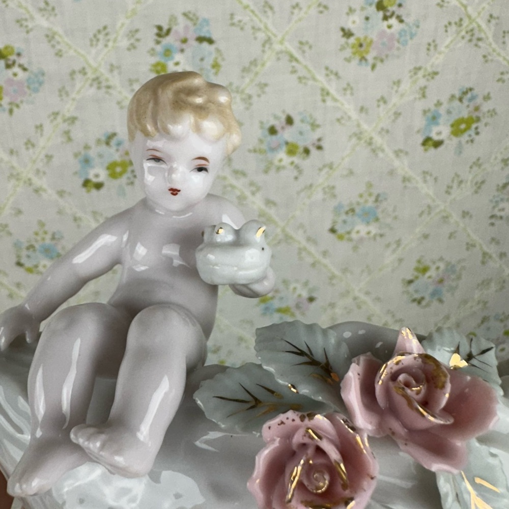 Vintage Ceramic Child Roses Planter - Picture 5 of 10